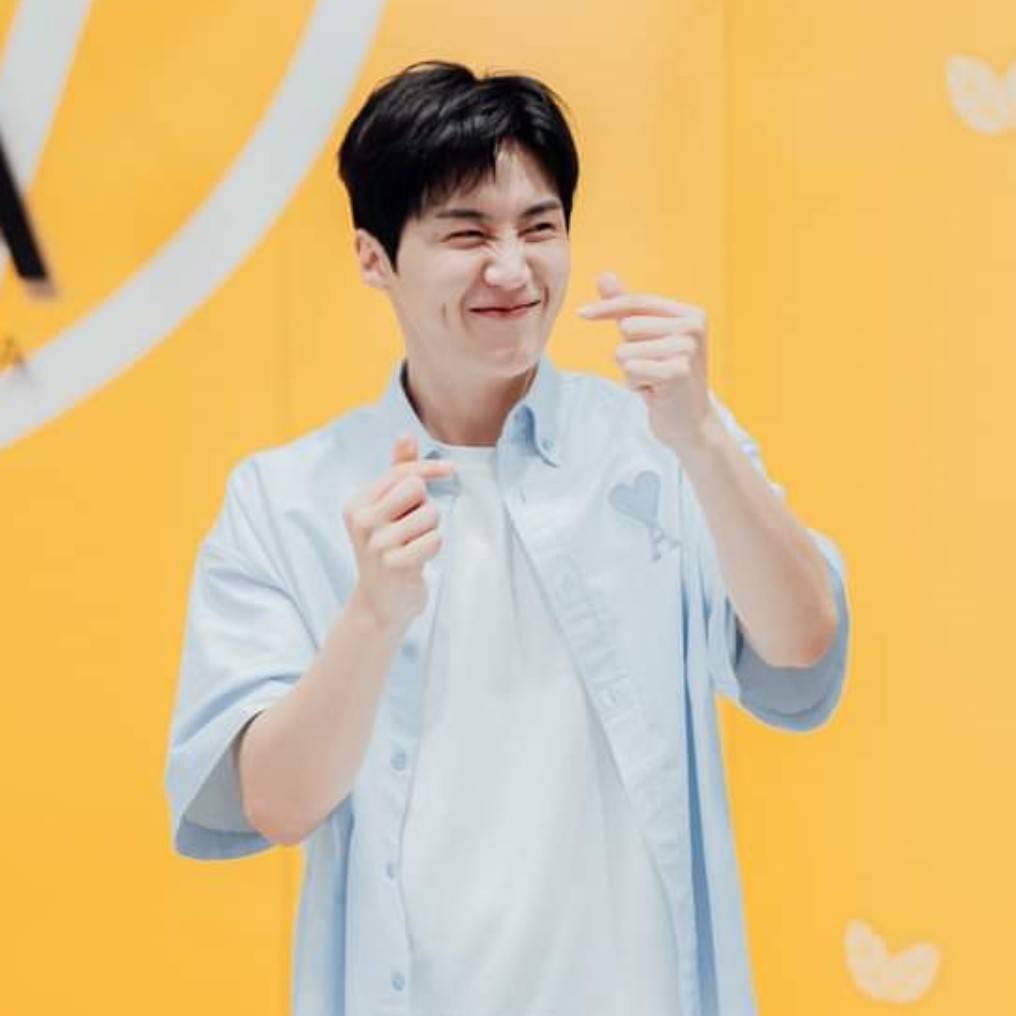 Behind-the-scenes cut of Kim Seonho