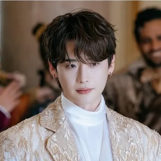 Recent activity shot of Lee Jongsuk