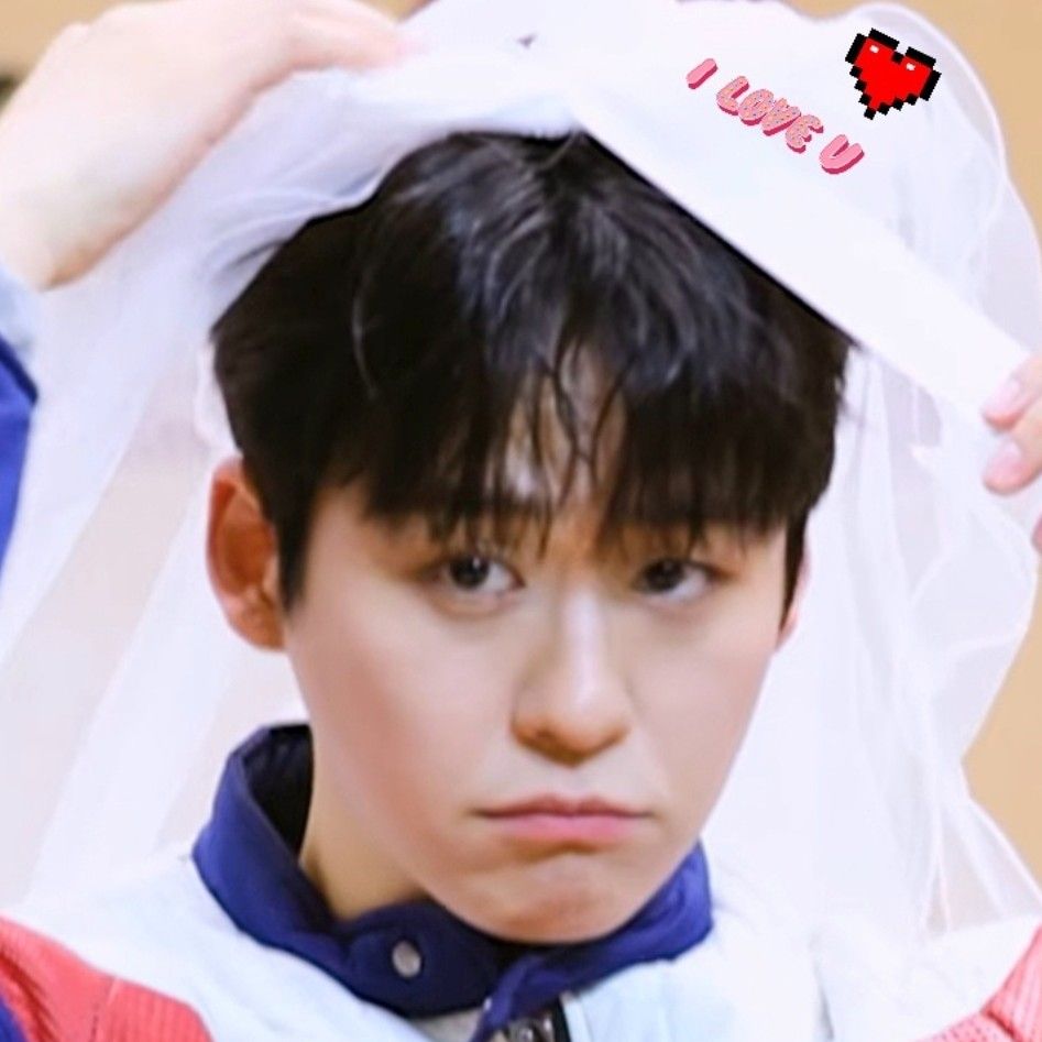 Behind-the-scenes cut of Lee Solomon