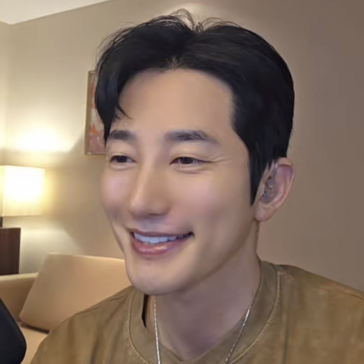 A moment captured by a fan of Park Sihoo