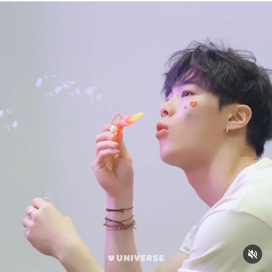 Recent activity shot of Cha Eunwoo