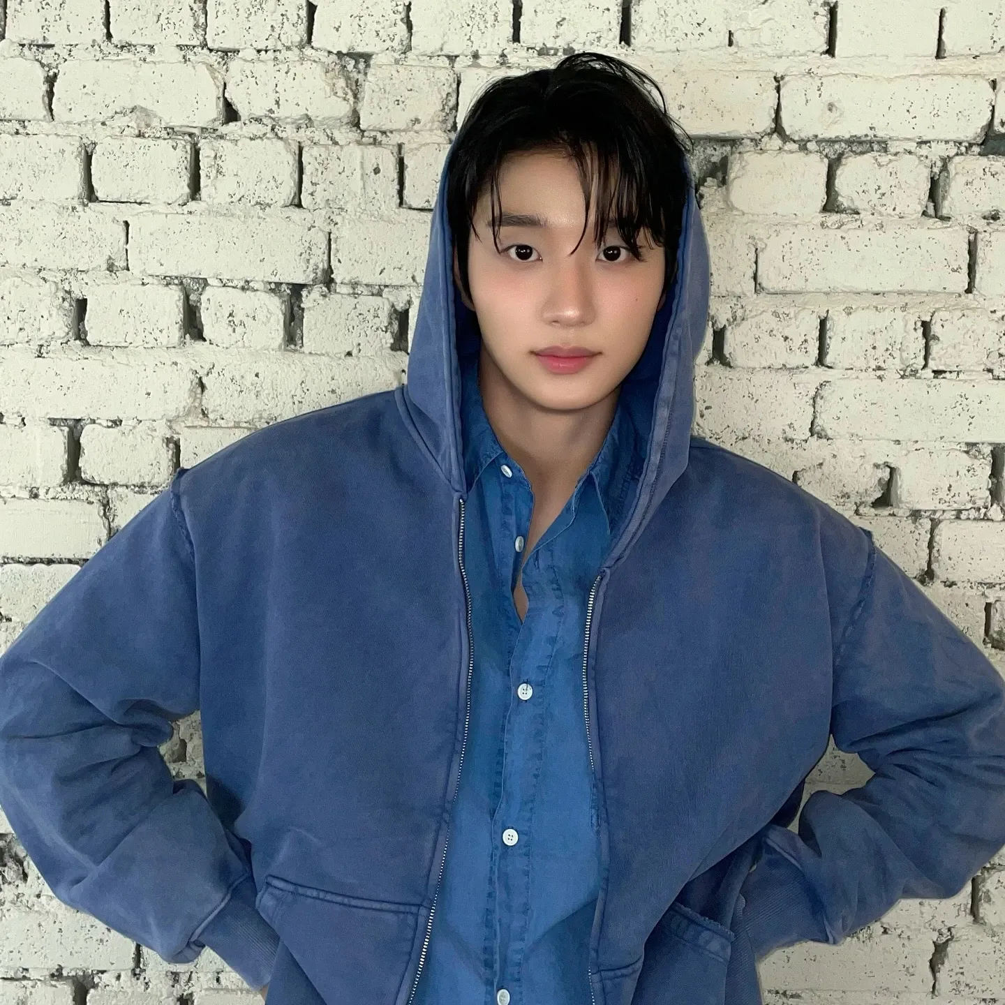 Behind-the-scenes cut of Kim Jaewon