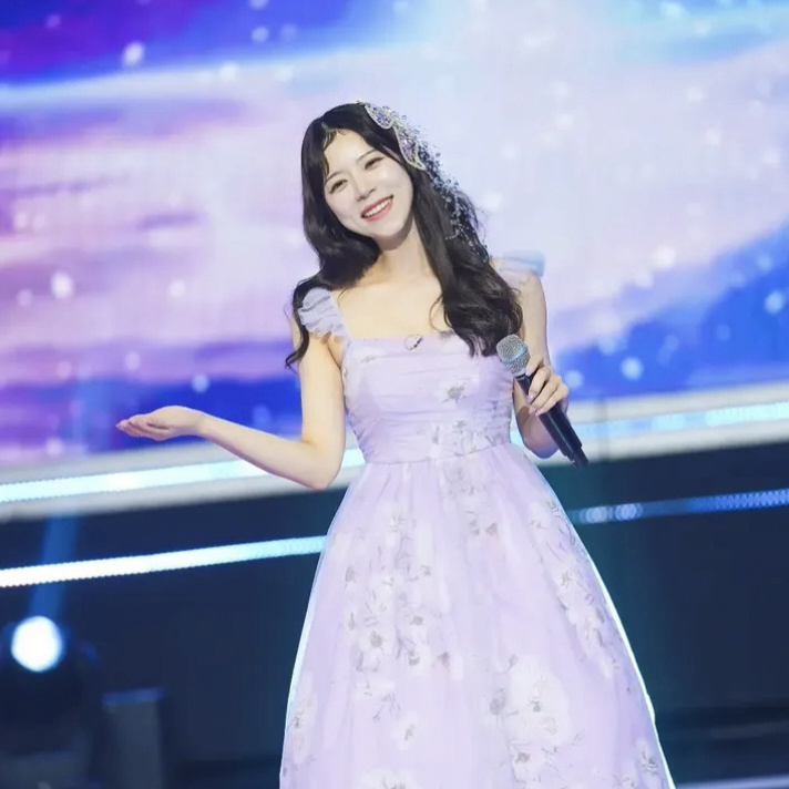 A moment captured by a fan of Yang Jieun