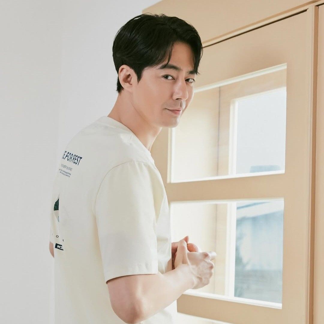 Recent activity shot of Jo Insung
