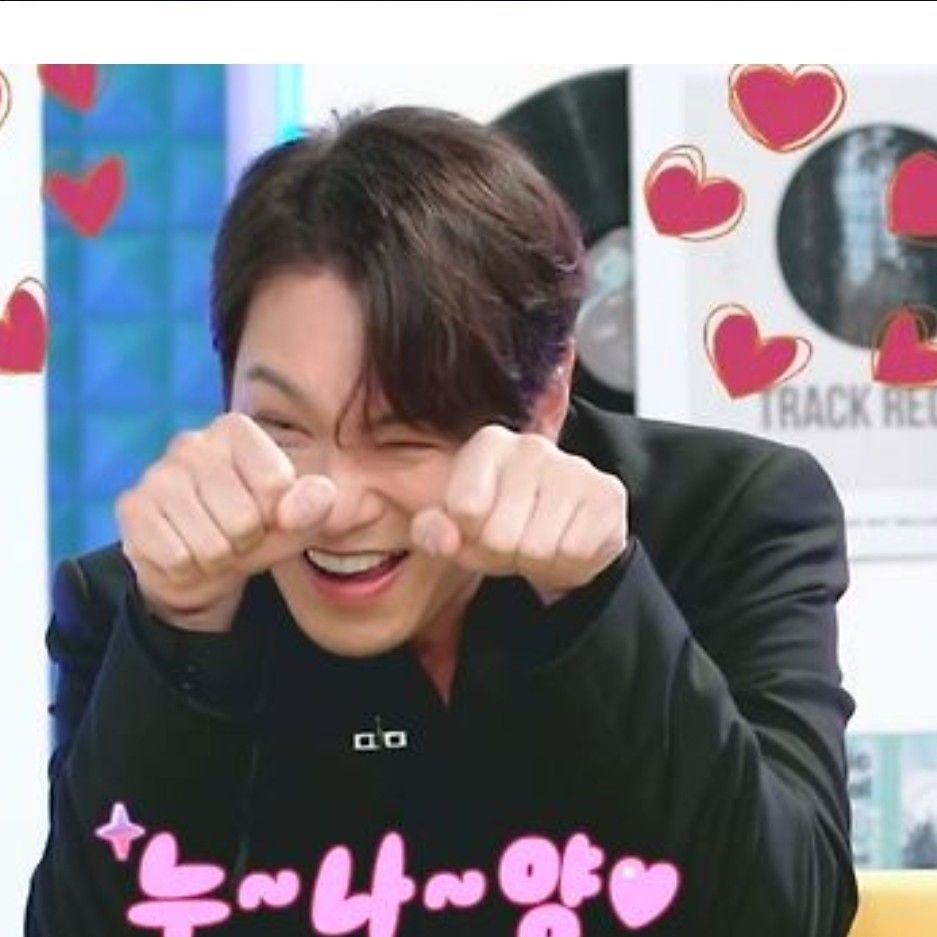 Behind-the-scenes cut of Hwanhee