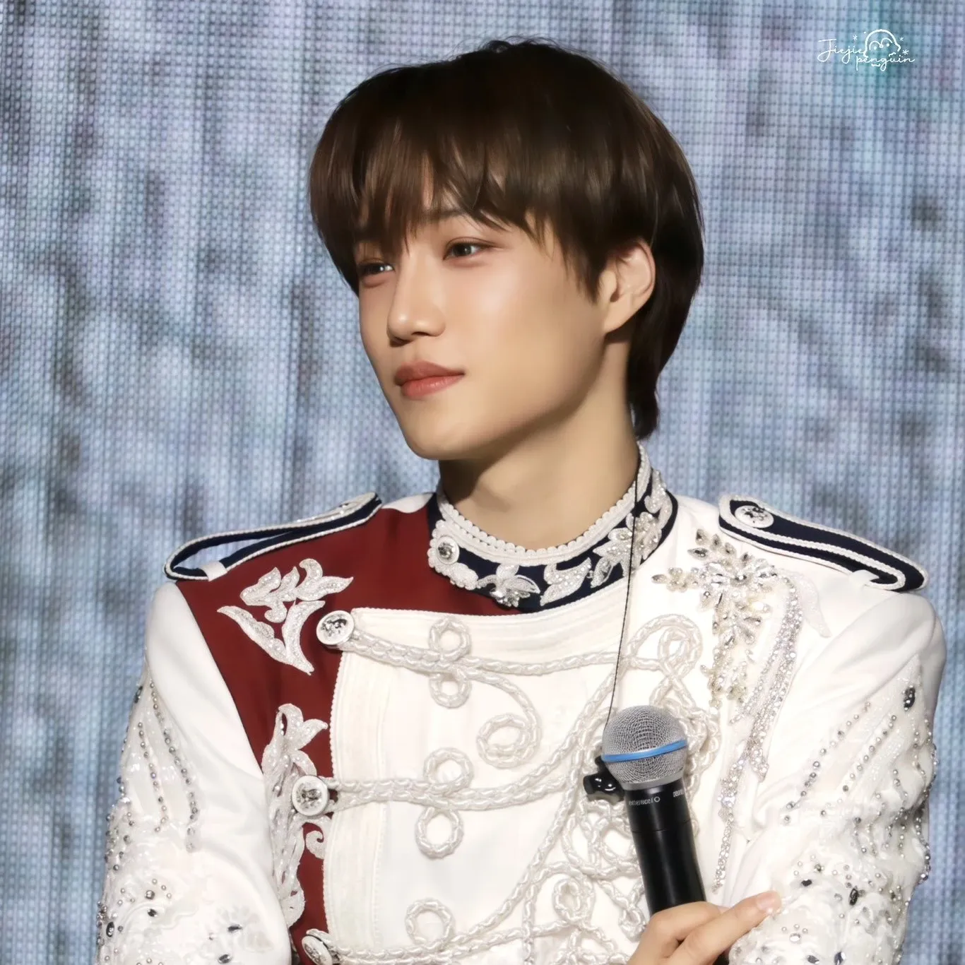 A moment captured by a fan of KAI