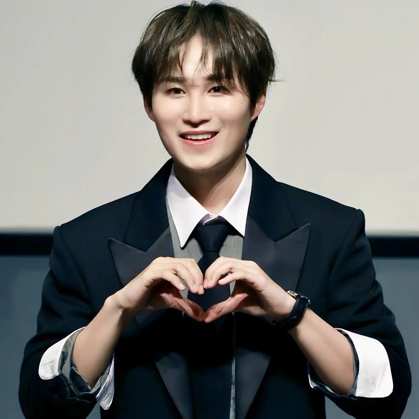 김희재의 비하인드 컷