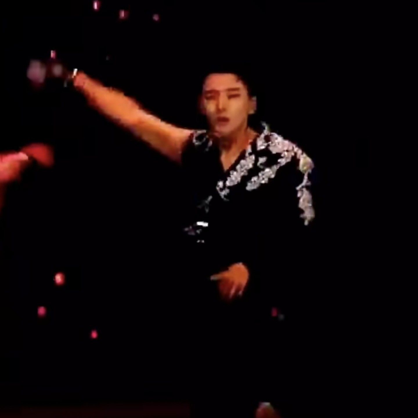 粉丝拍下的Seong Ri瞬间