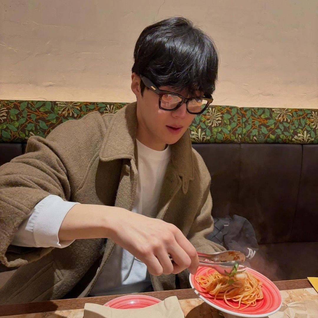 Behind-the-scenes cut of Kim Seonho