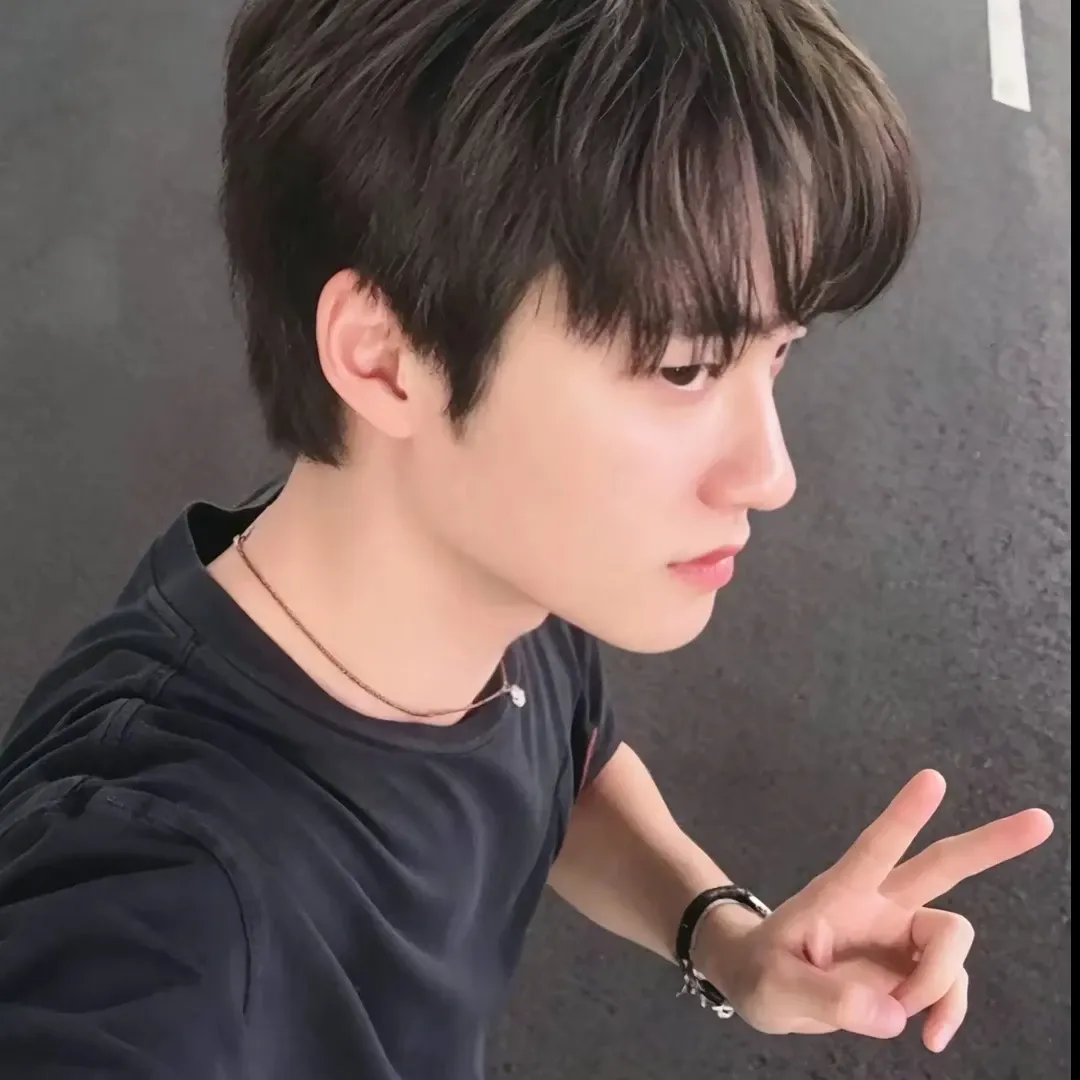 Foto terbaru dari Doh Kyungsoo (D.O.)