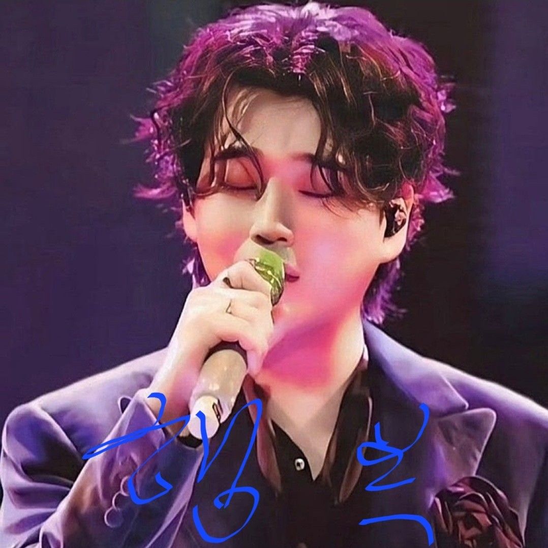 A moment captured by a fan of Hwang Youngwoong