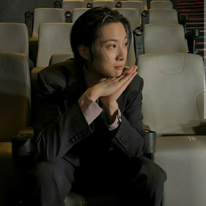 Recent activity shot of Lee Jongwon