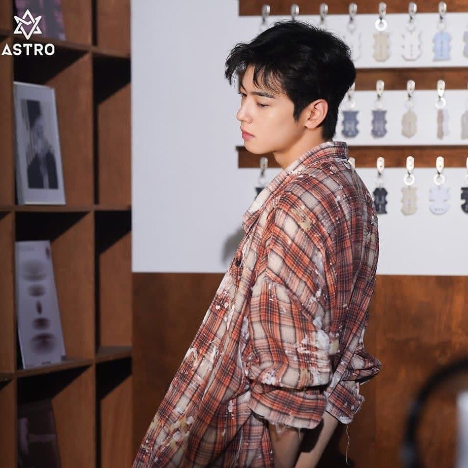 チャ・ウヌの最近の活動ショット