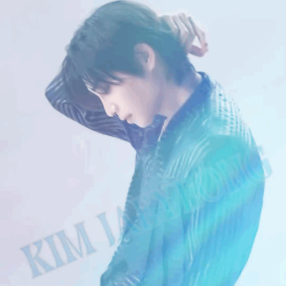 Behind-the-scenes cut of Kim Jaeyoung