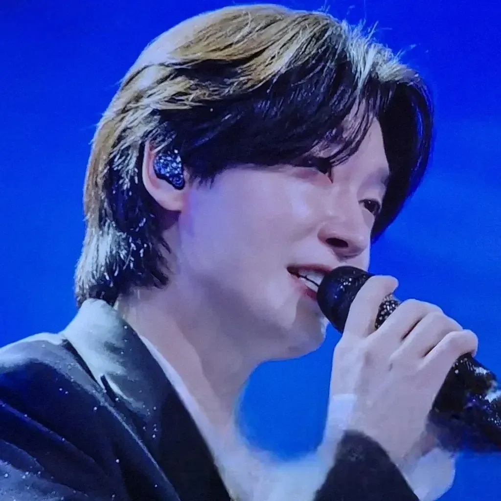 Behind-the-scenes cut of Kim Yongbin