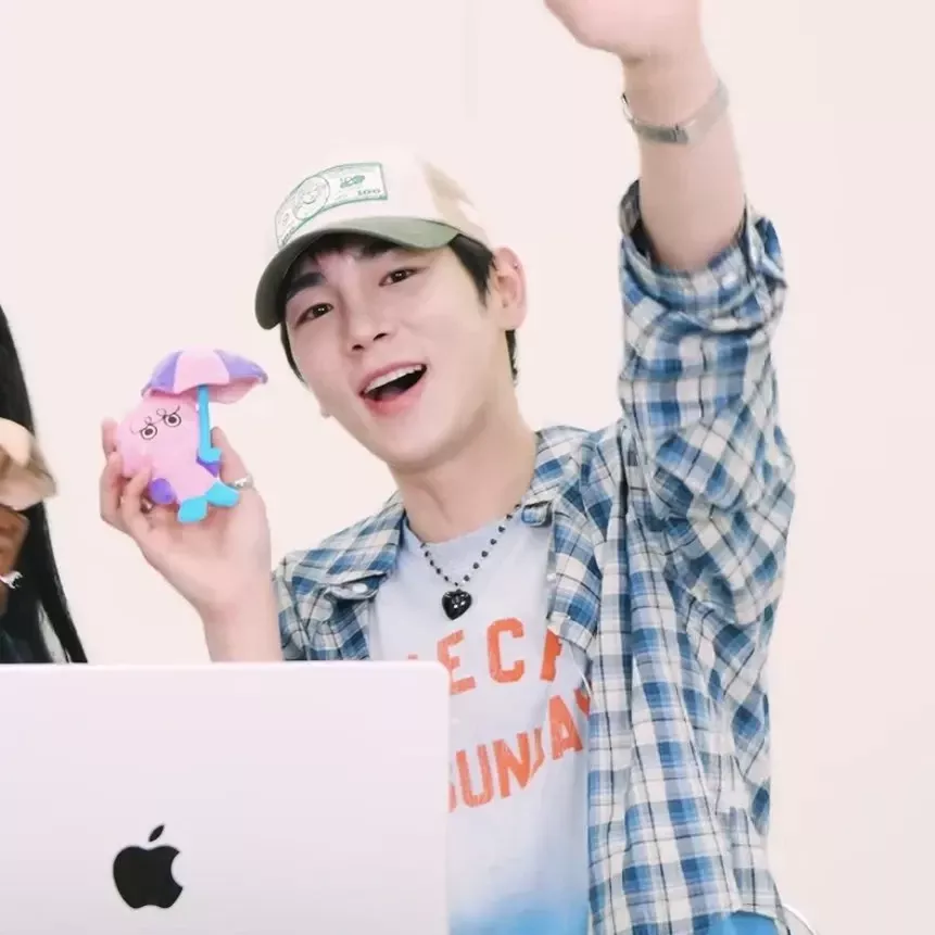 Behind-the-scenes cut of Key