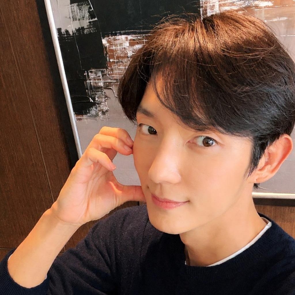 A moment captured by a fan of Lee Joongi