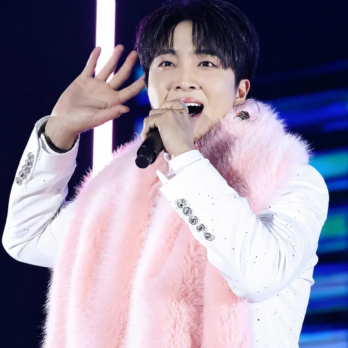 Latest photo of Hwang Yunsung