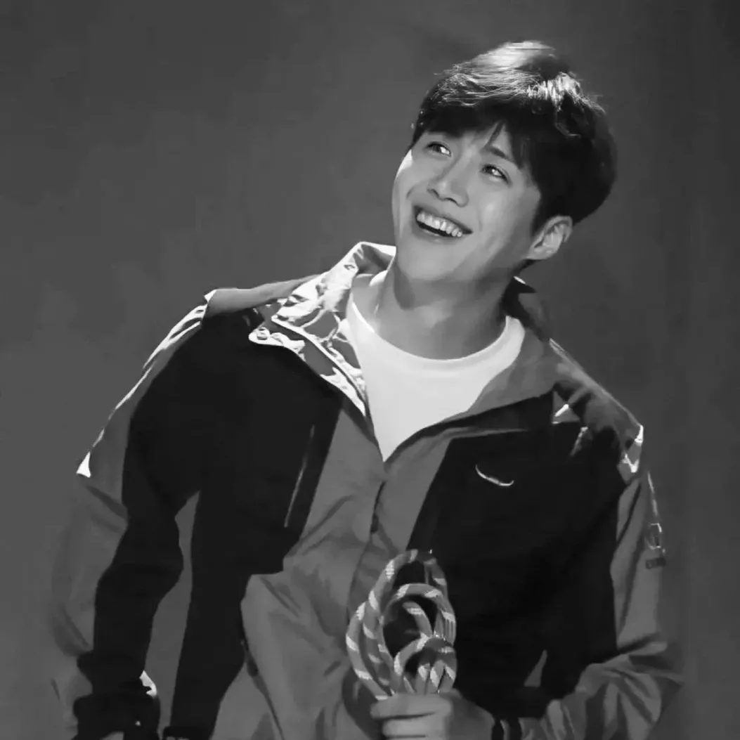 Behind-the-scenes cut of Kim Seonho