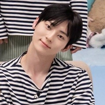 粉丝拍下的黃旼炫瞬间