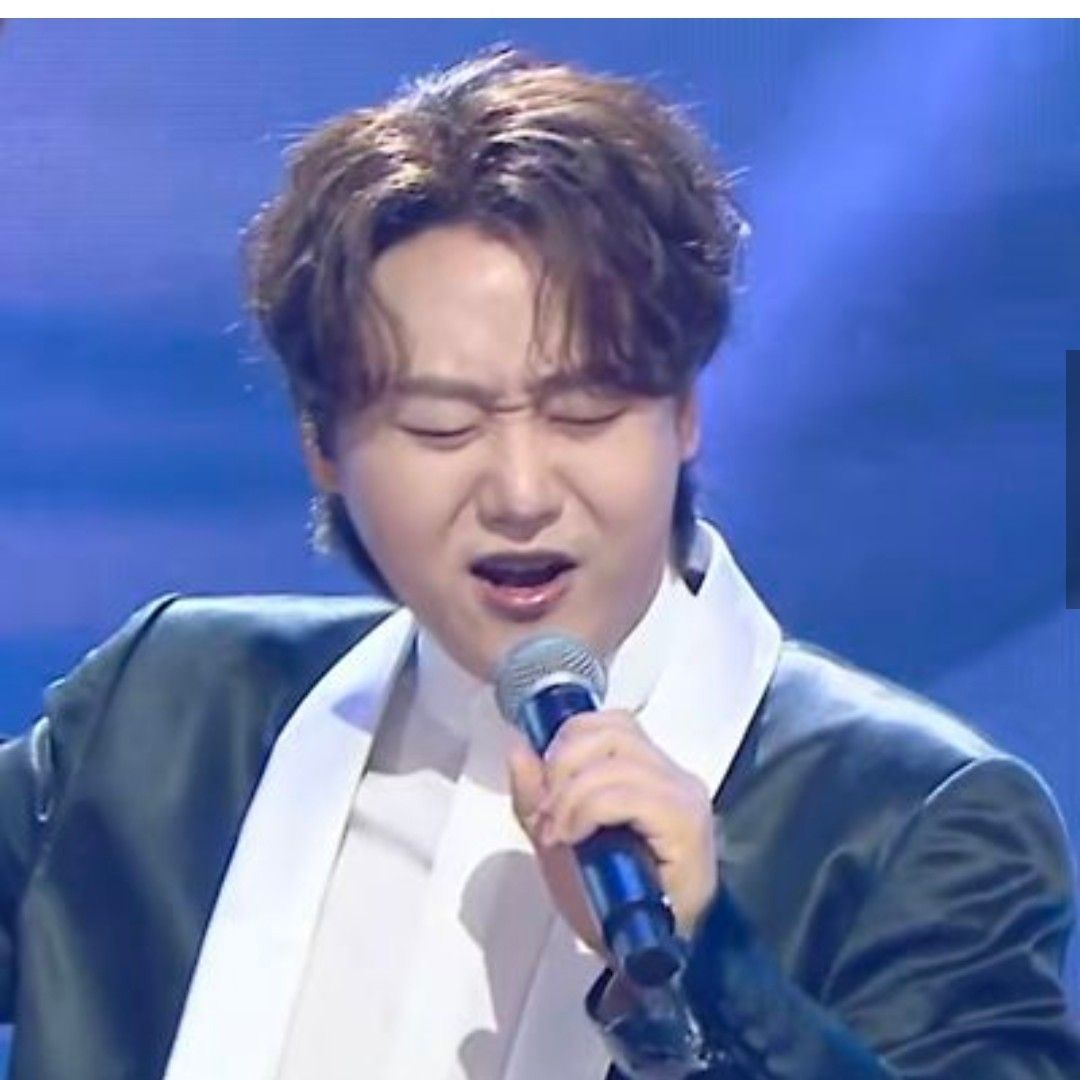 A moment captured by a fan of Min Soohyun