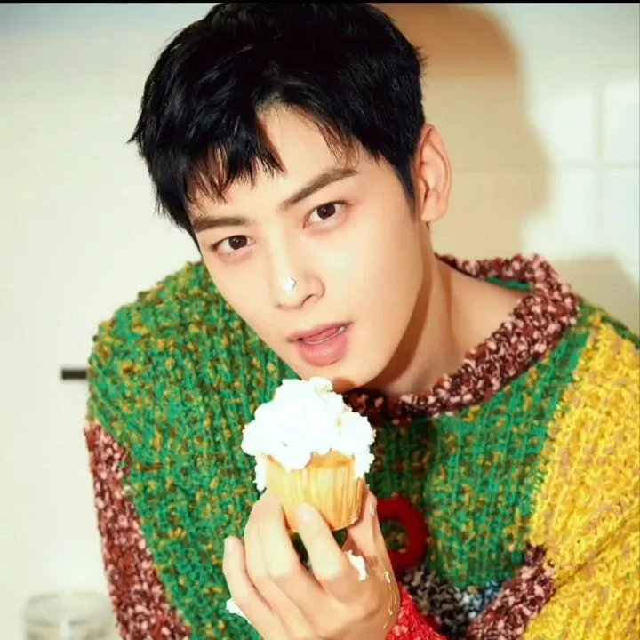 Recent activity shot of Cha Eunwoo