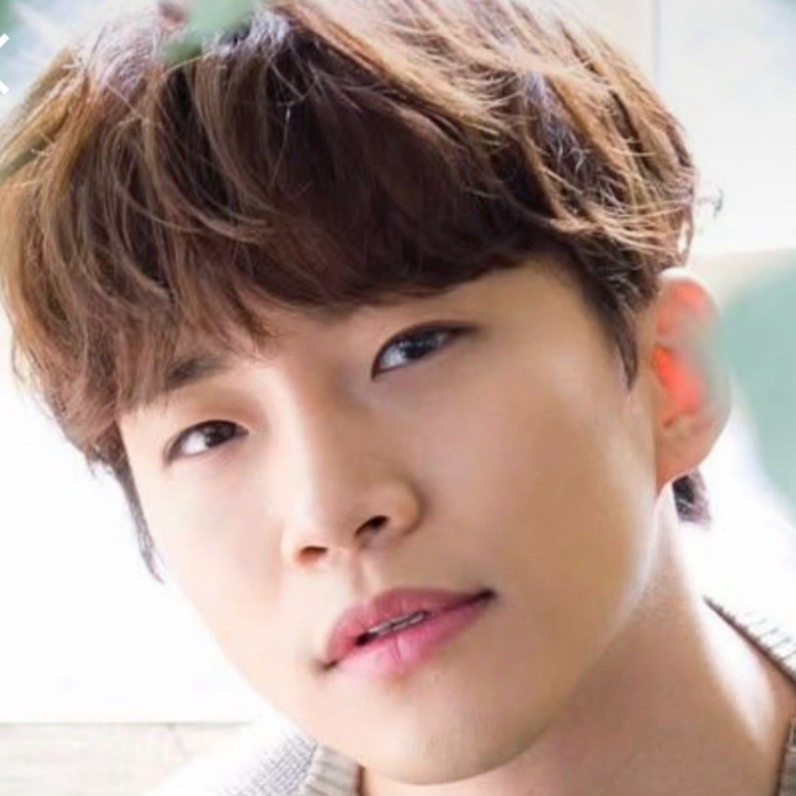 イ・ジュノのビハインドカット