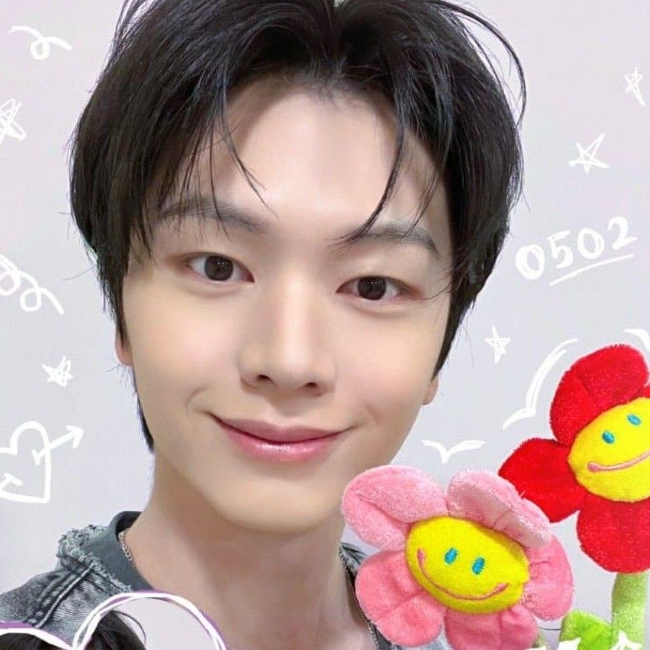 A moment captured by a fan of Yook Sungjae