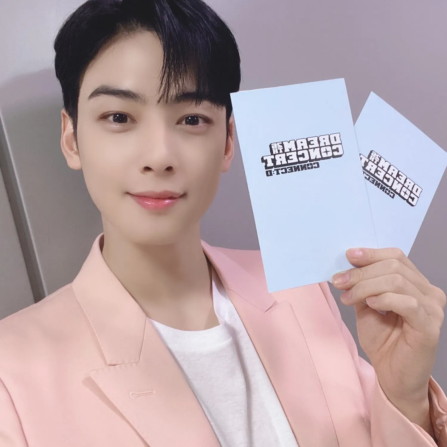 A moment captured by a fan of Cha Eunwoo