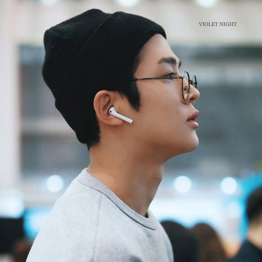 로운의 비하인드 컷