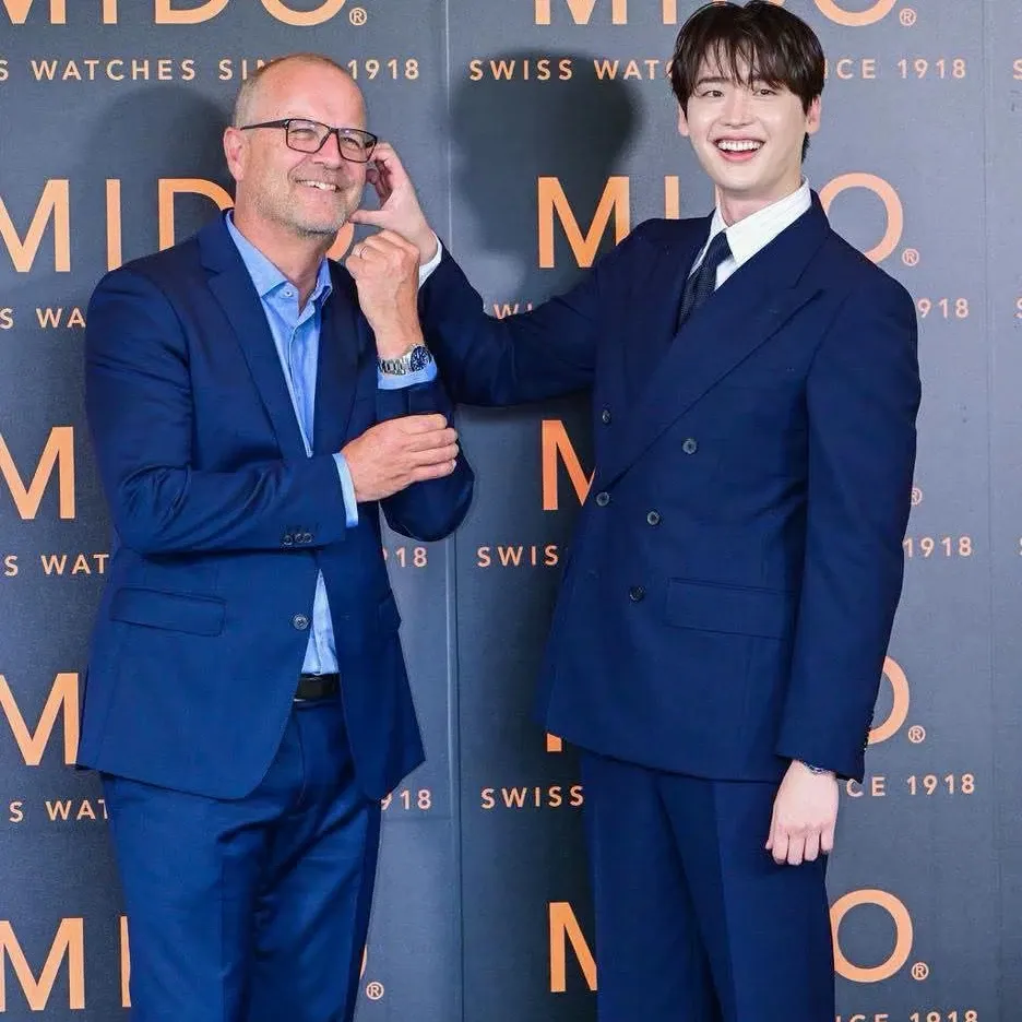 A moment captured by a fan of Lee Jongsuk