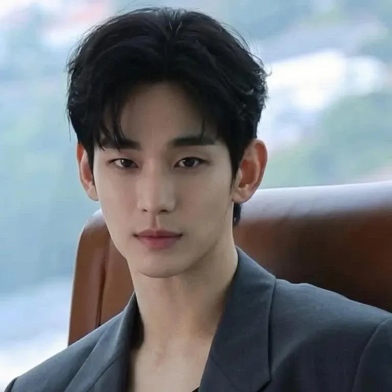 Behind-the-scenes cut of Kim Soohyun