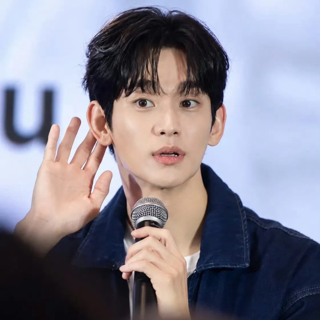 A moment captured by a fan of Kim Soohyun