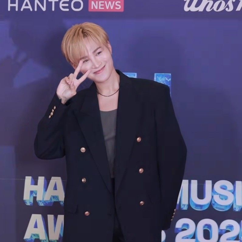 김희재의 비하인드 컷