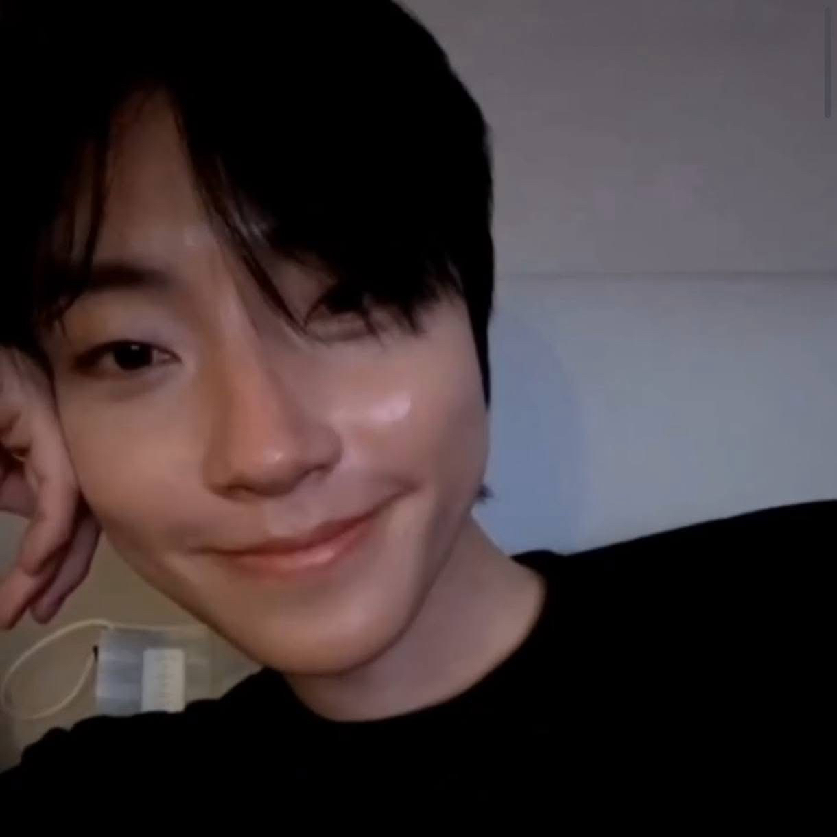 황인엽 최근 활동샷