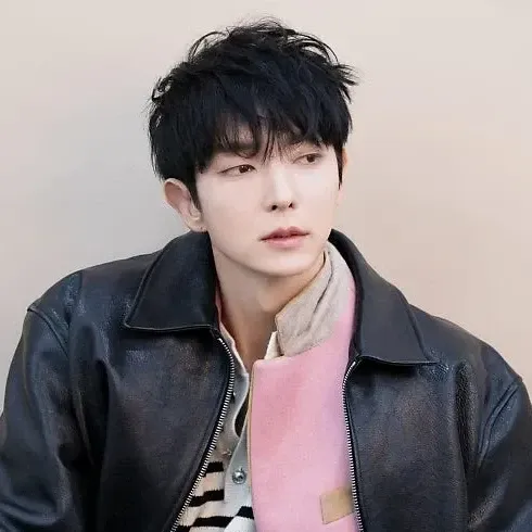 Latest photo of Lee Joongi