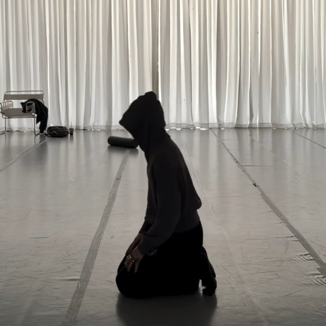 Behind-the-scenes cut of Ki Moogan