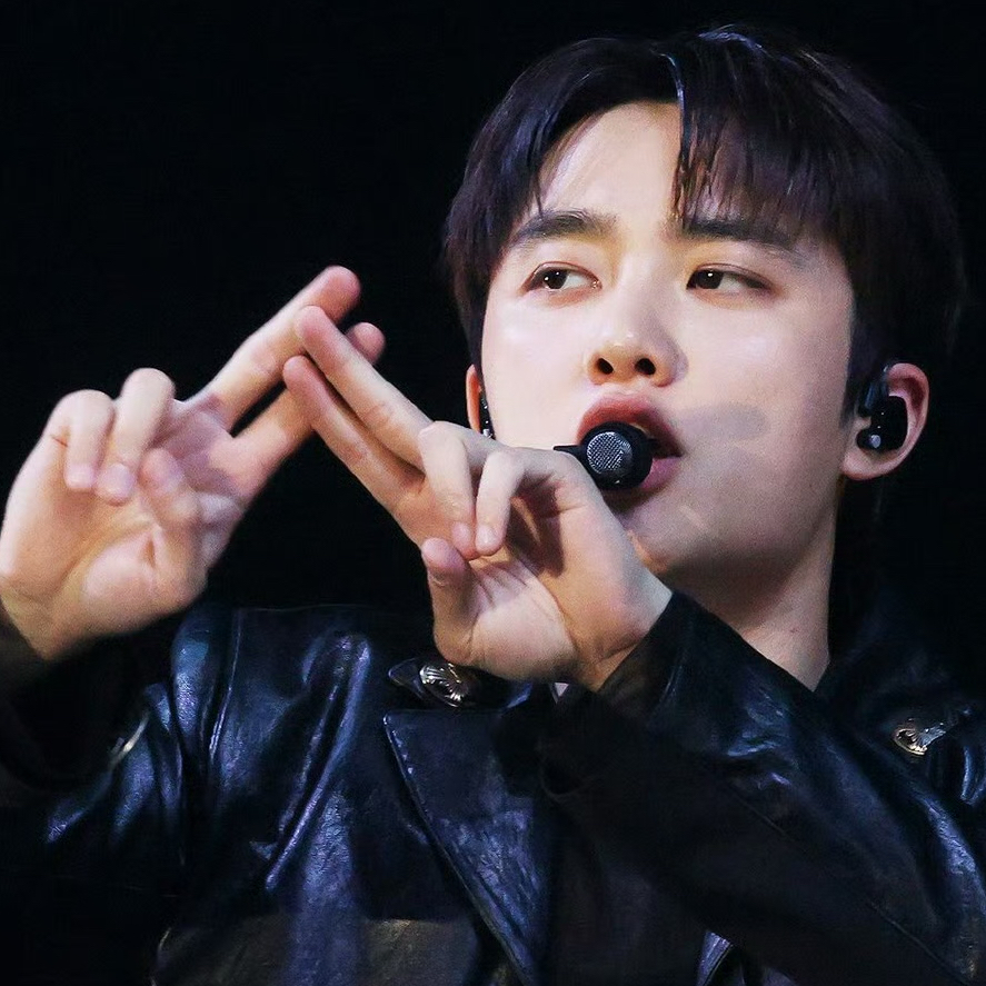 Foto terbaru dari Doh Kyungsoo (D.O.)