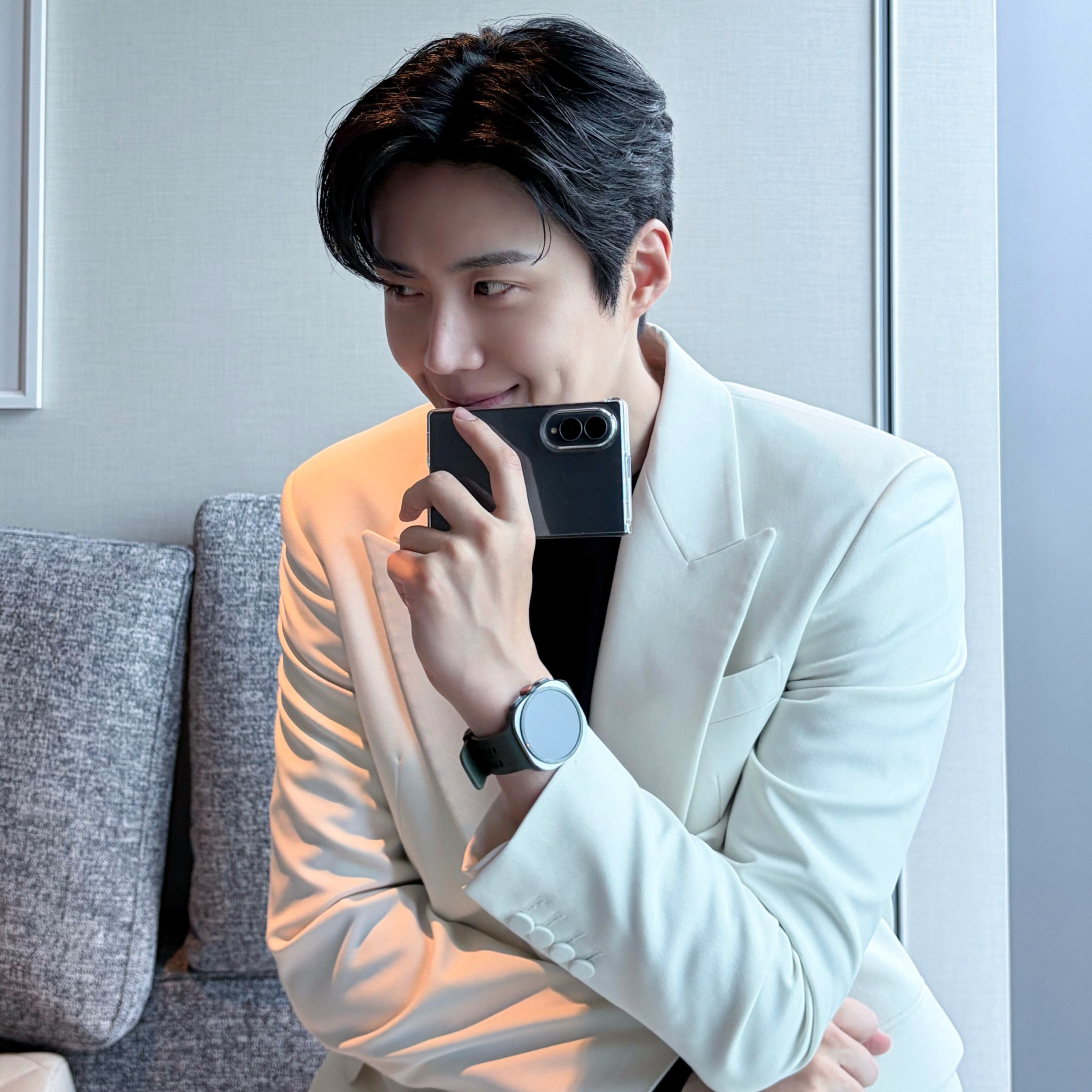 Behind-the-scenes cut of Kim Seonho