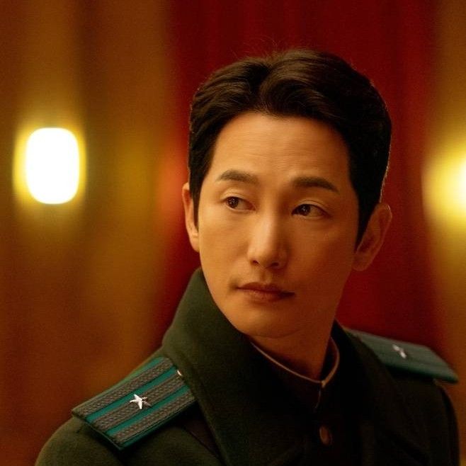 Behind-the-scenes cut of Park Sihoo