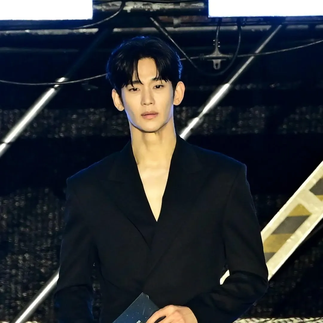 Behind-the-scenes cut of Kim Soohyun