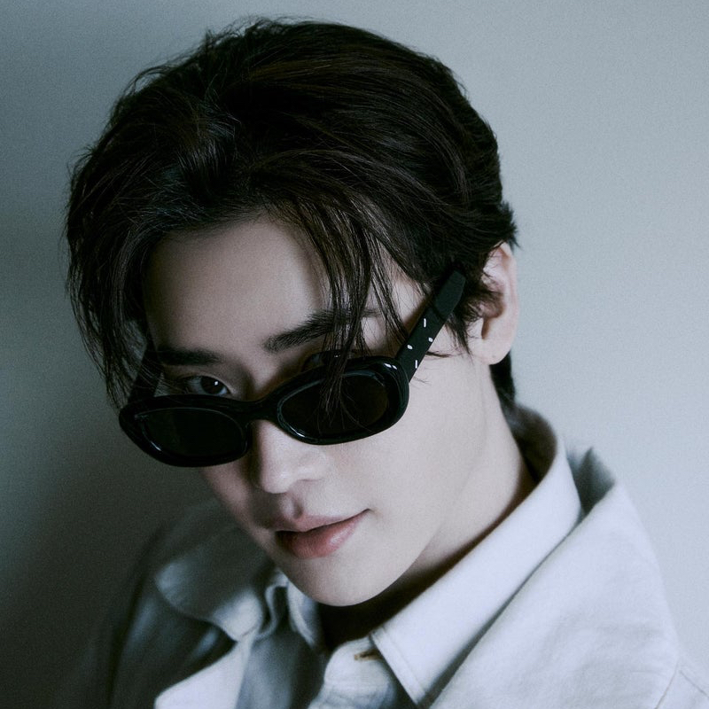 Recent activity shot of Lee Jongsuk