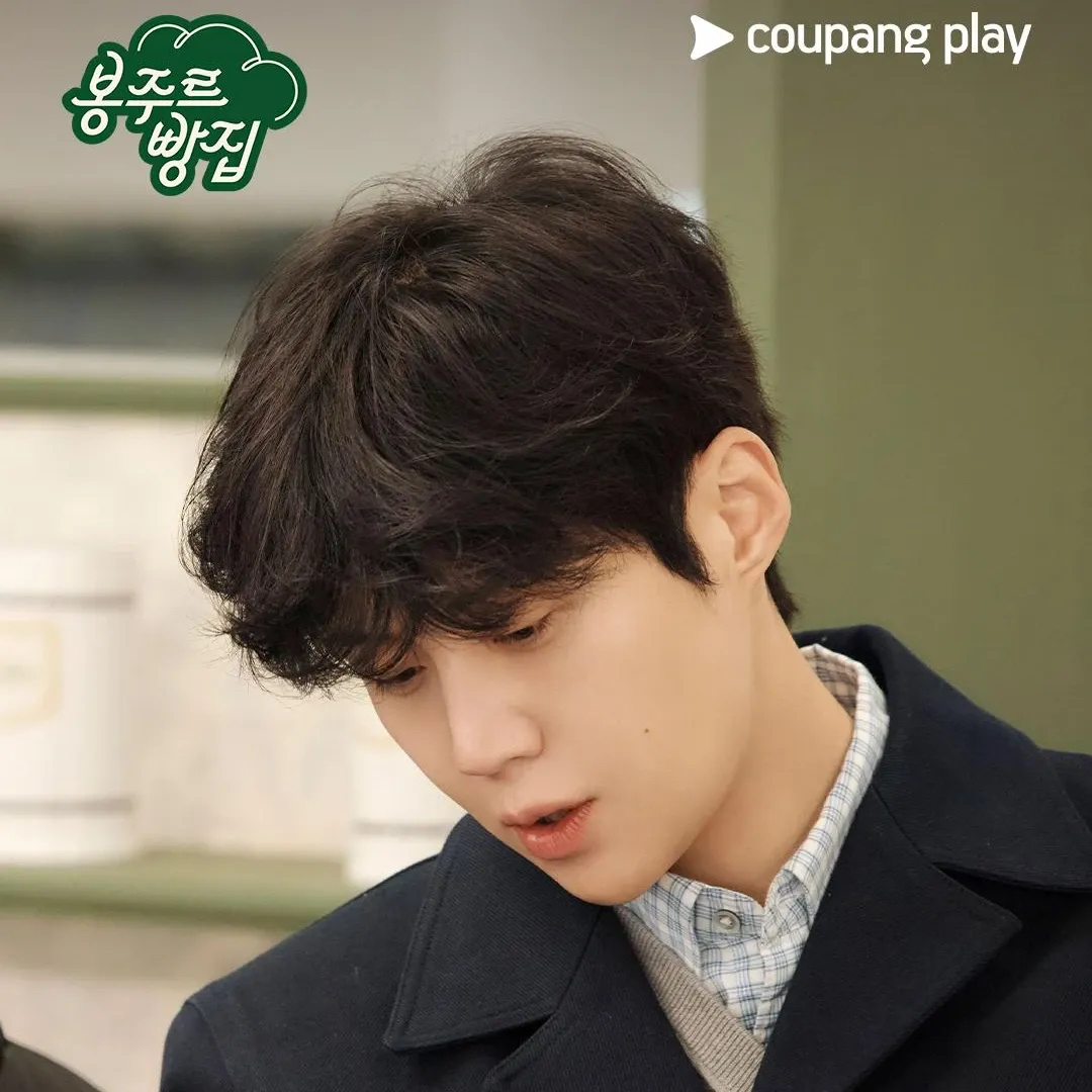 Behind-the-scenes cut of Kim Seonho