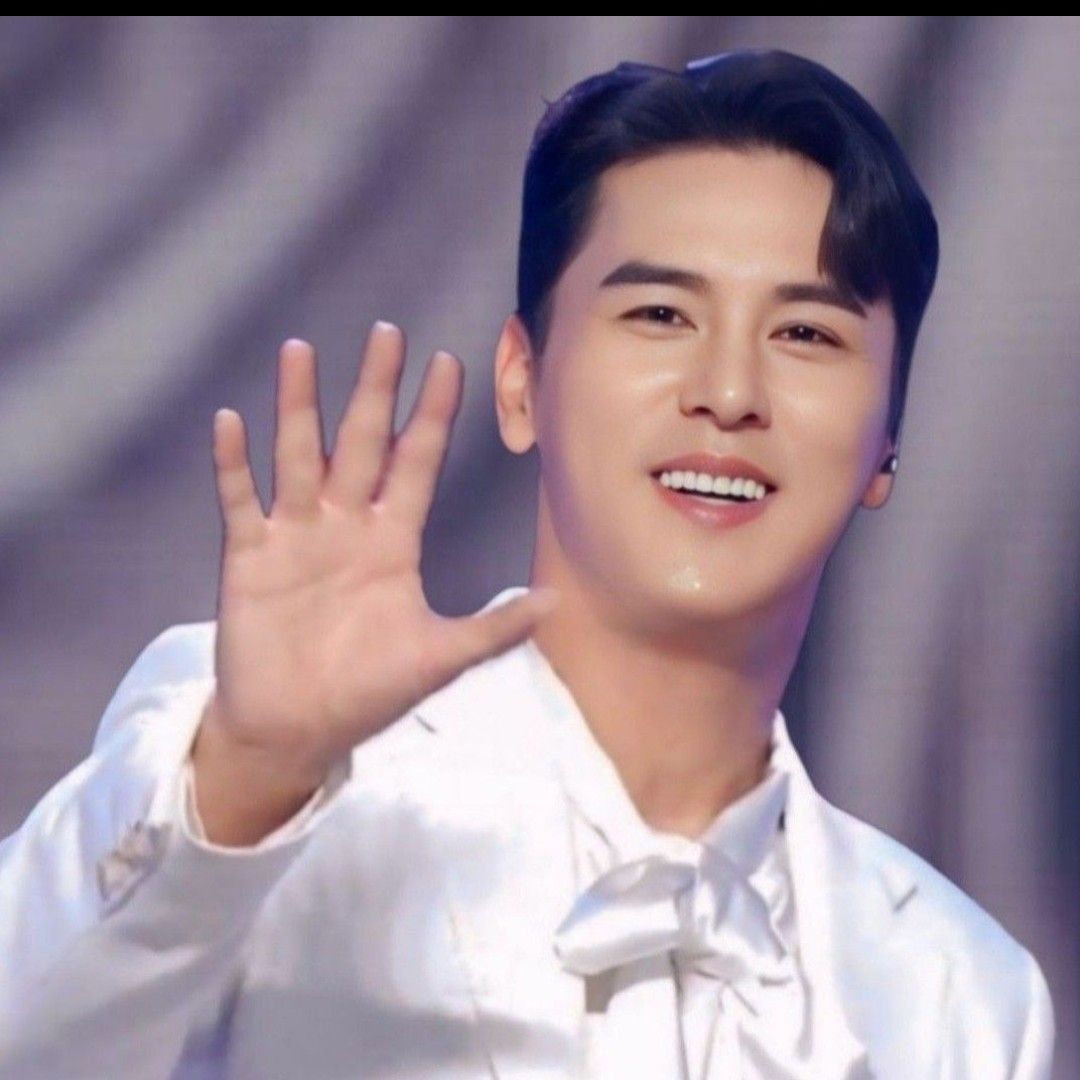 Foto kegiatan terbaru dari Jang Minho