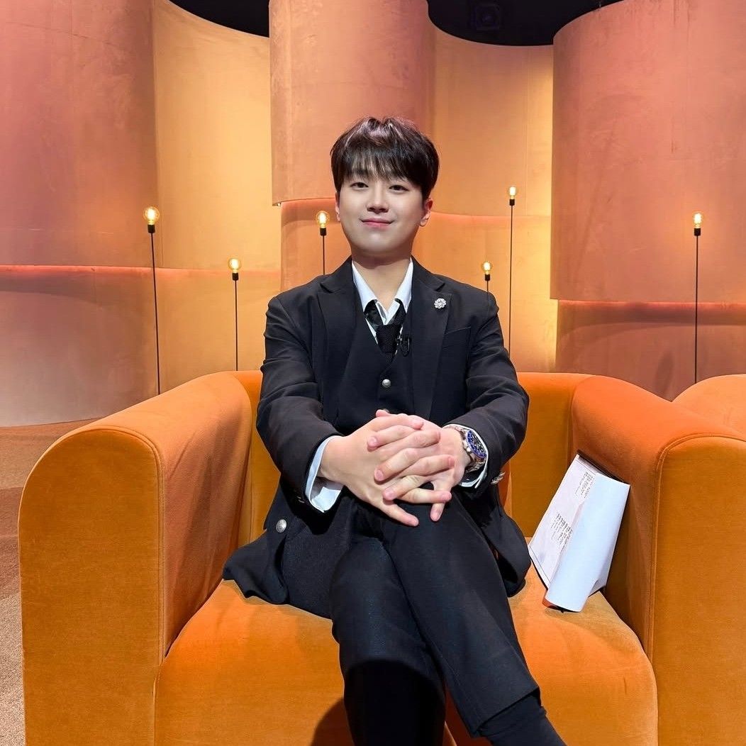 粉丝拍下的李灿元瞬间