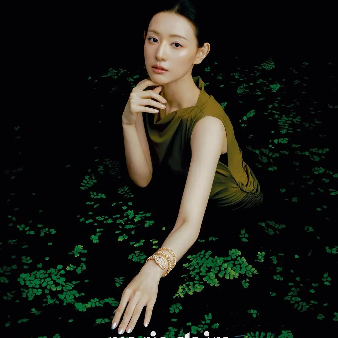 Behind-the-scenes cut of Kim Jiwon
