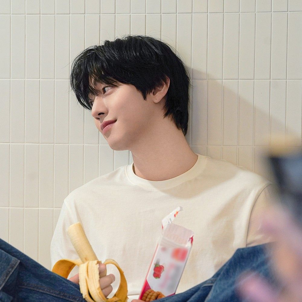 粉丝拍下的安孝燮瞬间