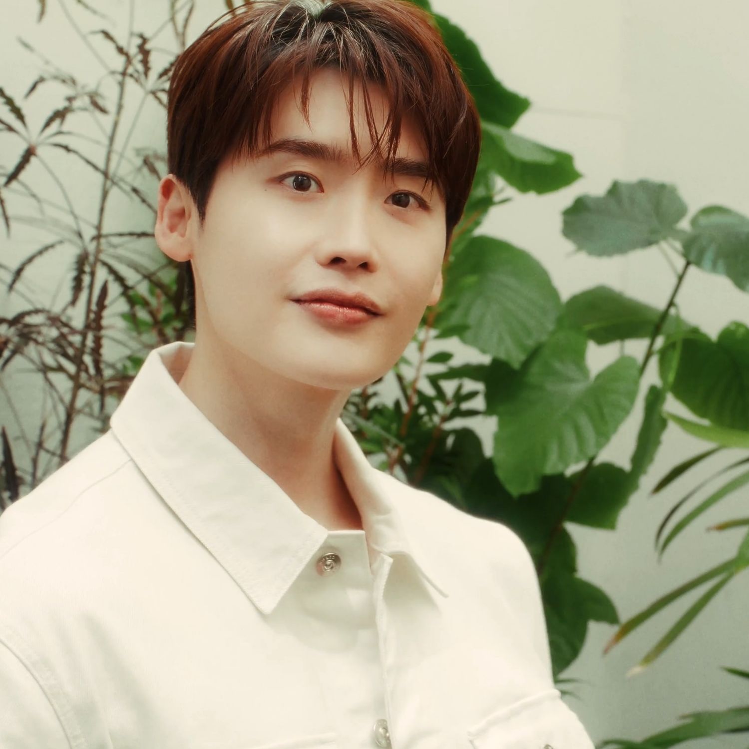 Recent activity shot of Lee Jongsuk