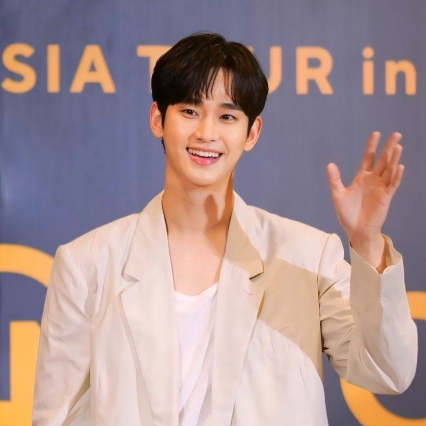 Behind-the-scenes cut of Kim Soohyun