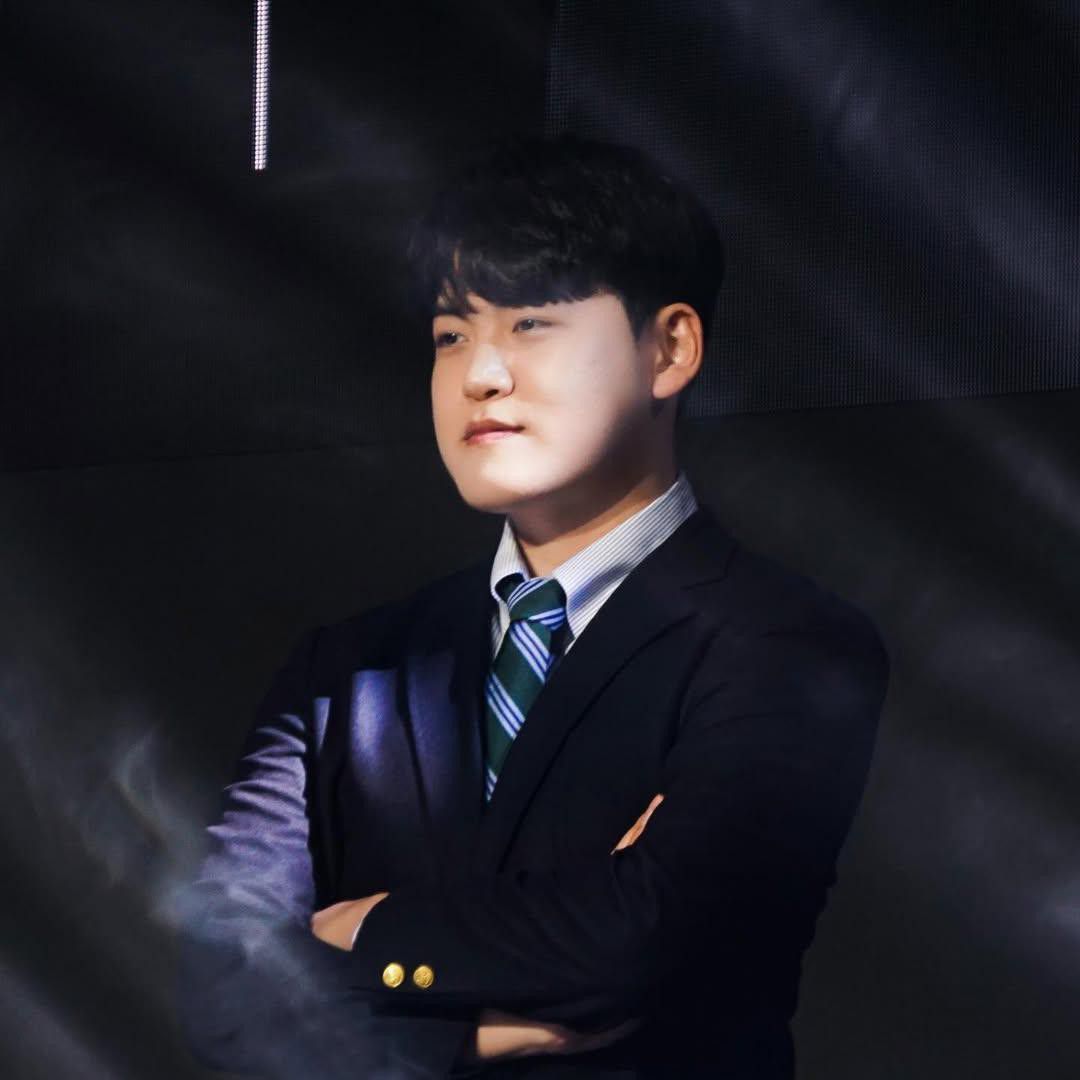 Latest photo of Gumayusi